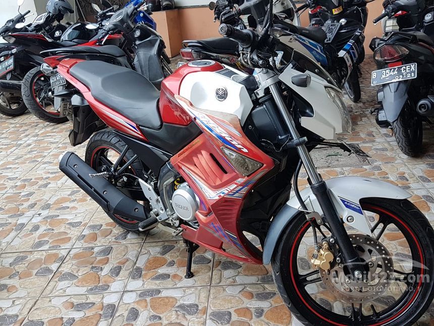2015 Yamaha V-Ixion Sport Bike