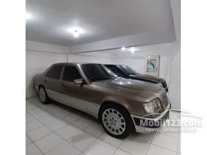 1991 Mercedes-Benz 300 3.0 E Sedan