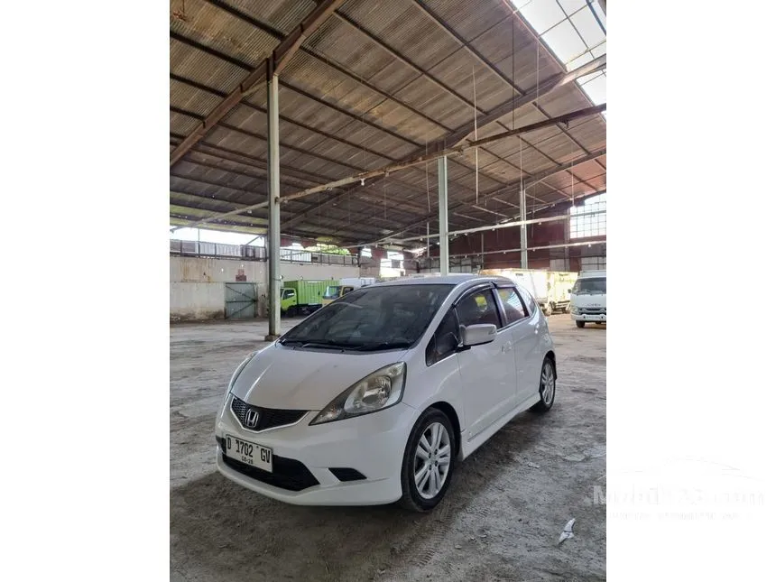 Jual Mobil Honda Jazz 2009 1.5 di Jawa Barat Automatic Hatchback Abu