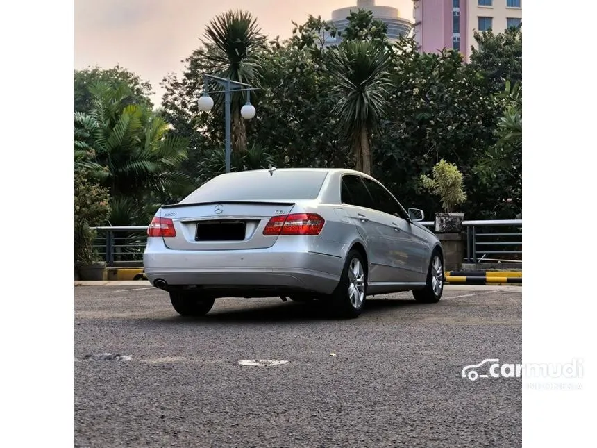 2010 Mercedes-Benz E250 CGI Avantgarde Sedan