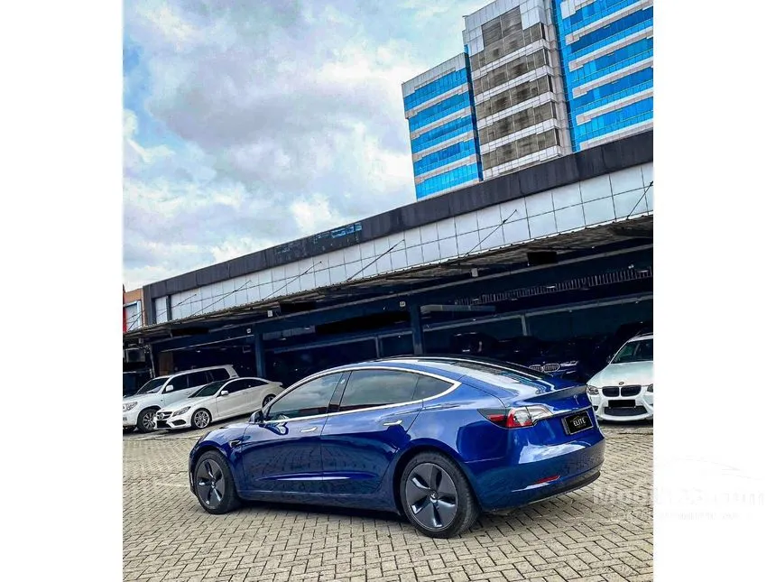 2019 Tesla Model 3 Standard Range Sedan