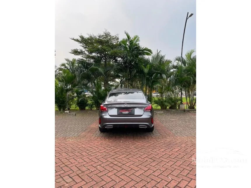 2022 MG 5 GT Magnify Sedan