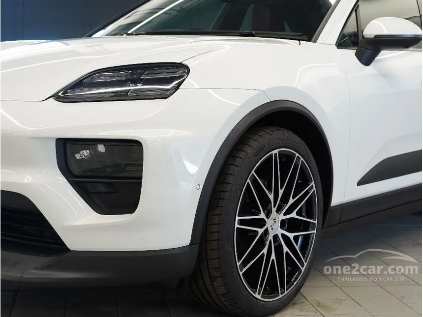 2025 Porsche MACAN Electric SUV