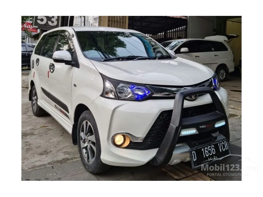 Jual Mobil Toyota Avanza 2015 Veloz 1.5 di Jawa Barat Manual MPV Putih Rp 169.000.000
