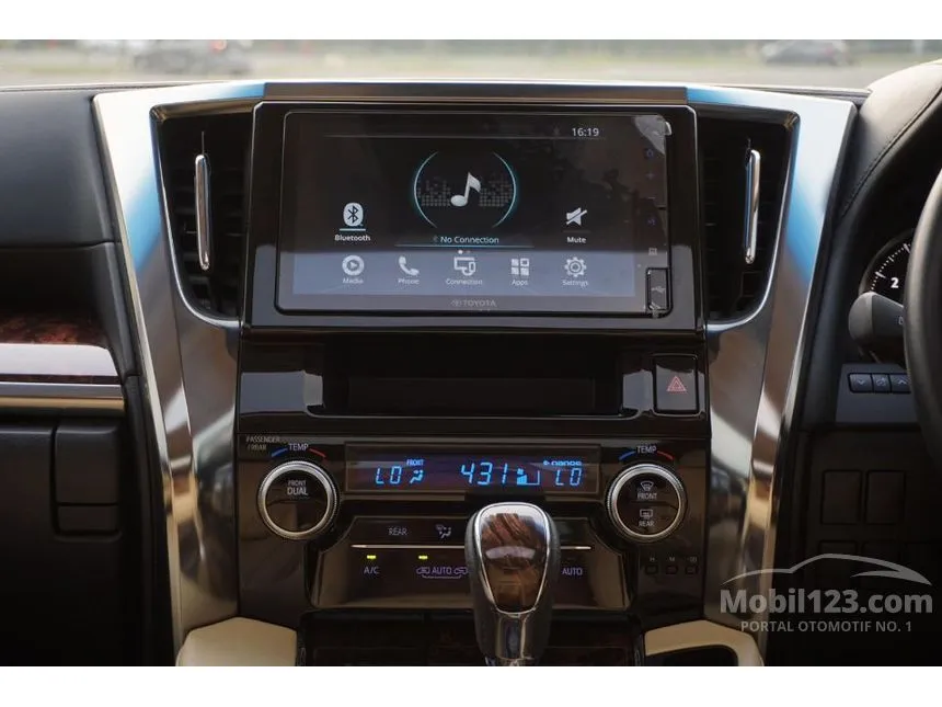 2022 Toyota Alphard G MPV