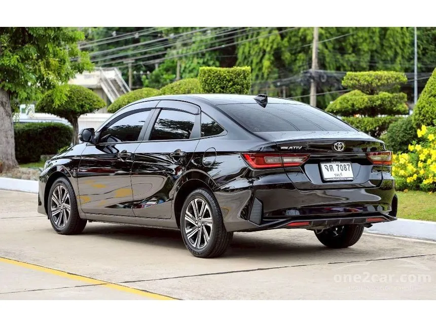 2022 Toyota Yaris Ativ Smart Sedan