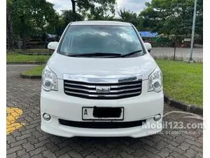 2015 Toyota NAV1 2.0 V Limited MPV