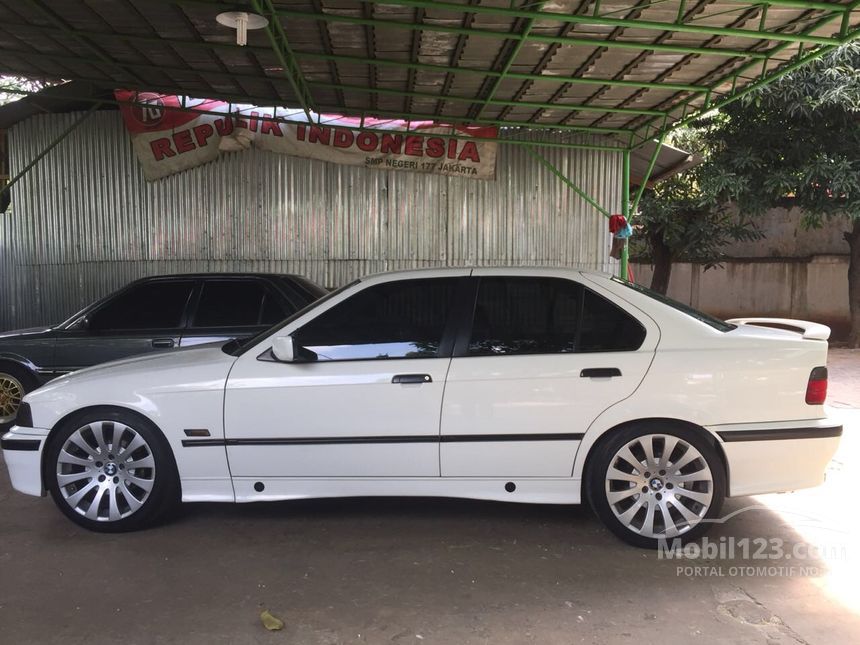 Jual Mobil  BMW  320i  1994  E36 2 0 Manual 2 0 di DKI Jakarta 