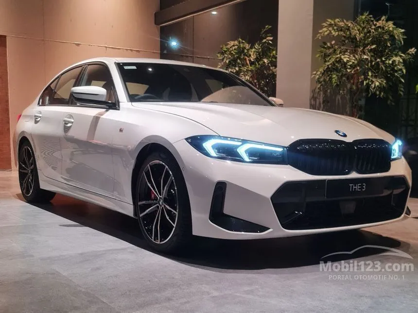 Jual Mobil BMW 330i 2024 M Sport Pro 2.0 di DKI Jakarta Automatic Sedan Putih Rp 1.140.000.000