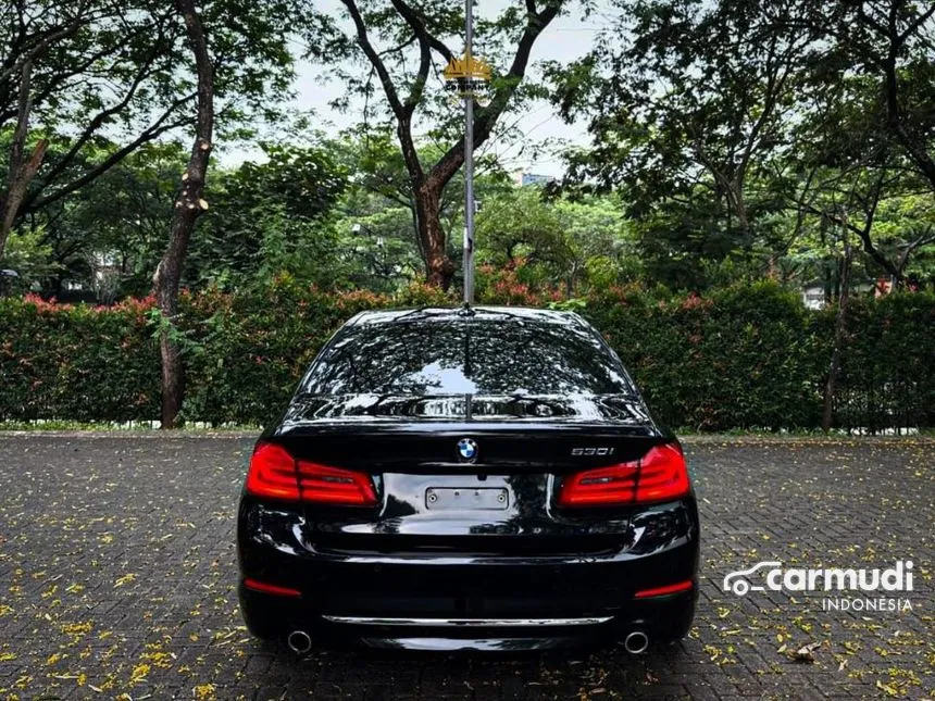 2018 BMW 530i Luxury Sedan