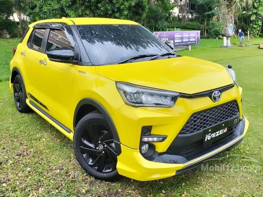 Jual Mobil Toyota Raize 2025 GR Sport (1 Tone) 1.0 di Jawa Barat Automatic SUV Kuning Rp 190.000.000
