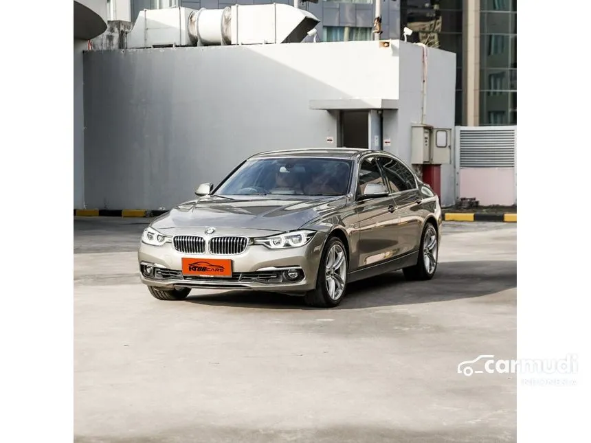 2018 BMW 320i Luxury Sedan