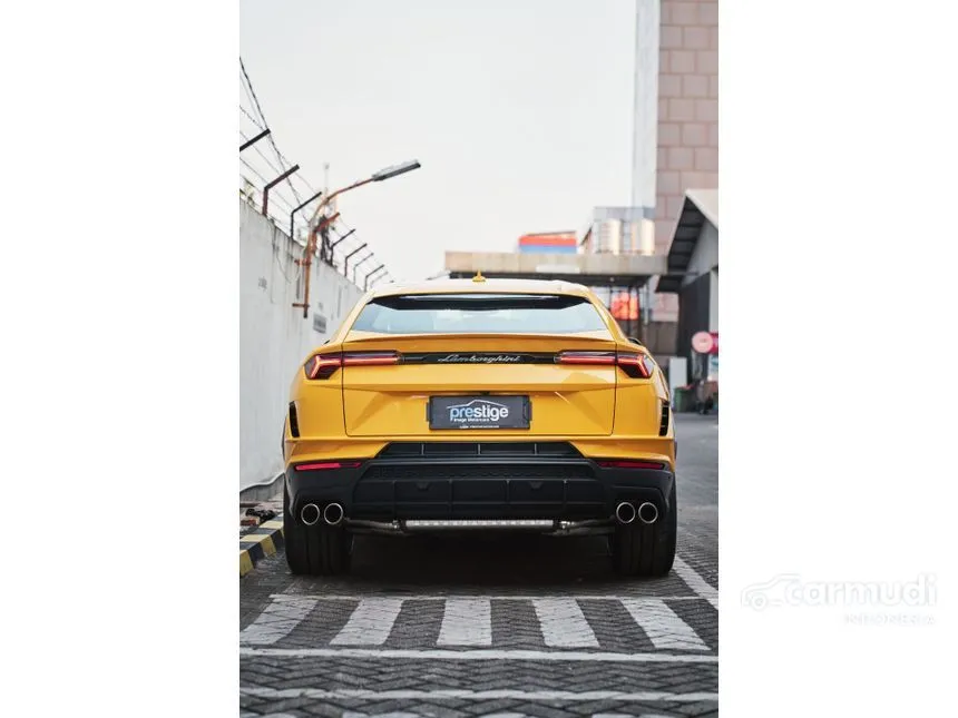 2023 Lamborghini Urus Wagon