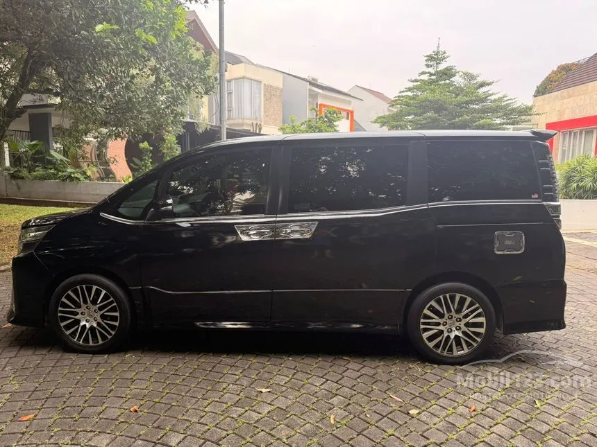 2018 Toyota Voxy MPV