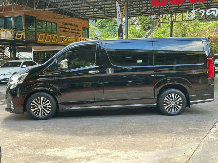 2020 Toyota Majesty Premium Van