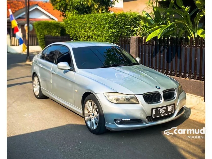 Jual Mobil BMW 320i 2010 2.0 di DKI Jakarta Automatic Sedan Silver Rp 140.000.000
