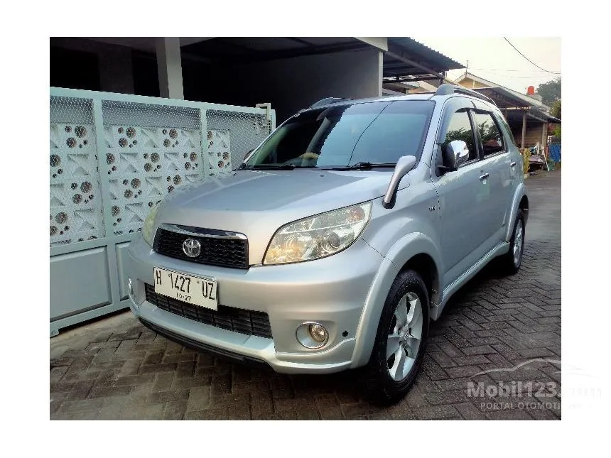 Jual Mobil Toyota Rush 2012 S 1.5 di Jawa Tengah Automatic SUV Silver Rp 121.000.000