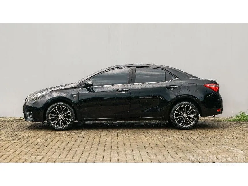 2015 Toyota Corolla Altis V Sedan