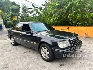 1996 Mercedes-Benz E320 3.2 Sedan