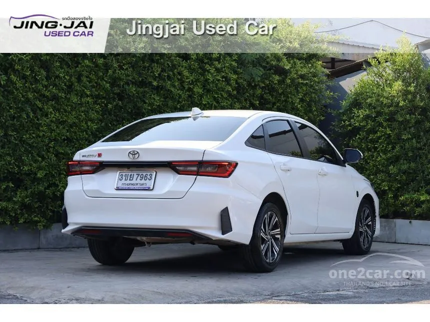2022 Toyota Yaris Ativ Smart Sedan
