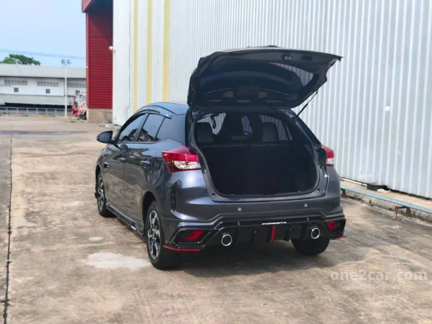 2024 Toyota YARIS Premium Hatchback