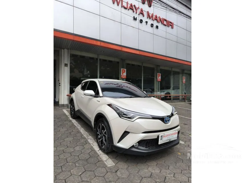2019 Toyota C-HR Hybrid (1 Tone) SUV