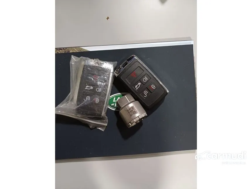 2023 Land Rover Defender 110 P300 SE SUV