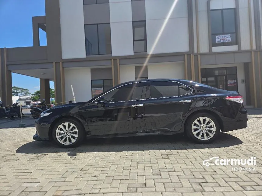 2021 Toyota Camry V Sedan