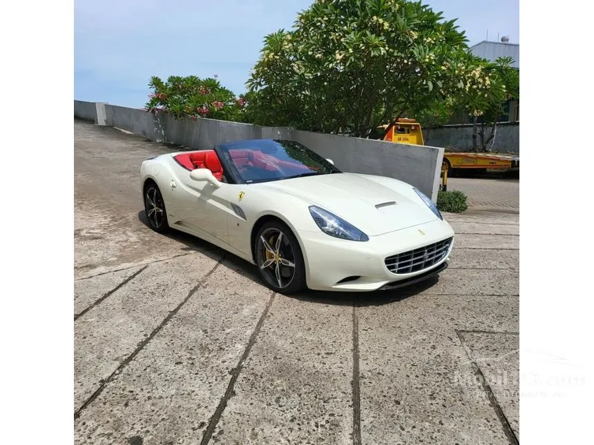 Jual Mobil Ferrari California 2014 California 4.3 di DKI Jakarta Automatic Convertible Putih Rp 3.650.000.000