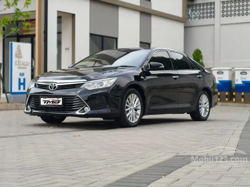 2017 Toyota Camry V Sedan