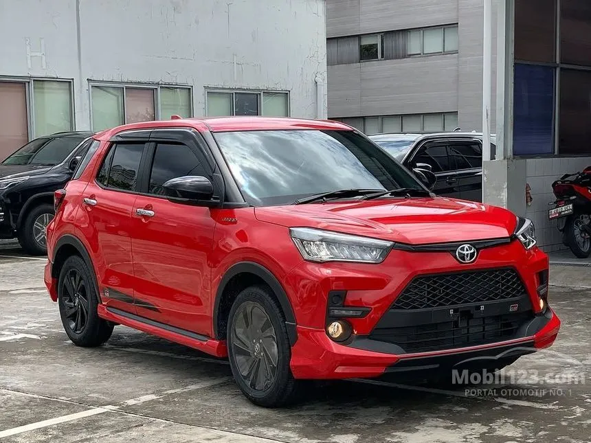 Jual Mobil Toyota Raize 2024 GR Sport (1 Tone) 1.0 di Jawa Barat Automatic SUV Merah Rp 200.000.000