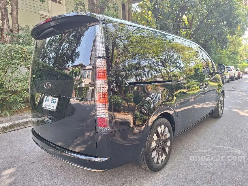 2022 Hyundai Staria Premium Van