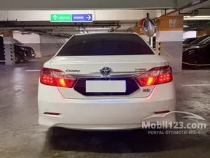 2014 Toyota Camry 2.5 Hybrid Sedan