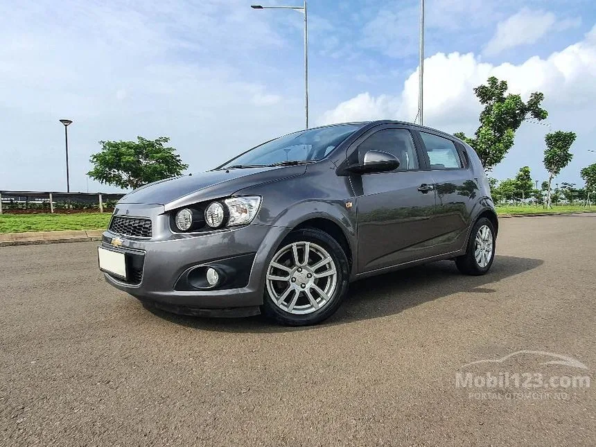 Jual Mobil Chevrolet Aveo 2012 LT 1.4 di Banten Automatic Hatchback Abu