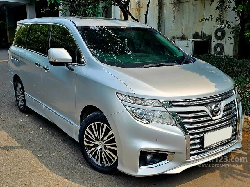 Jual Mobil Nissan Elgrand 2014 Highway Star Leather 2.5 di DKI Jakarta Automatic MPV Silver Rp 305.000.000