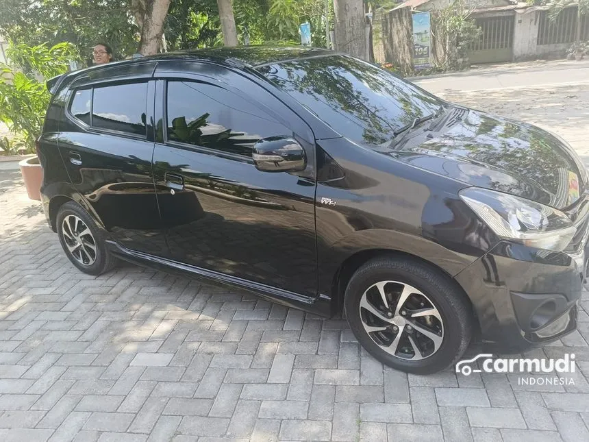 2017 Daihatsu Ayla R Hatchback