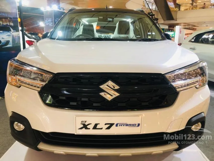 Jual Mobil Suzuki XL7 2025 Alpha Hybrid (Two Tone) 1.5 di DKI Jakarta Automatic SUV Putih Rp 233.200.000