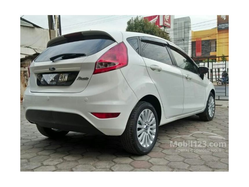 Jual Mobil  Ford  Fiesta  2011 Trend 1 4 di Jawa  Barat  