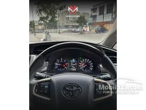 2022 Toyota Kijang Innova 2.4 Venturer MPV
