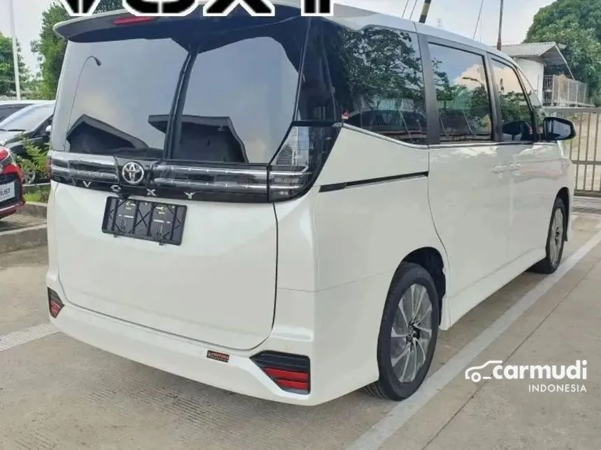 2025 Toyota Voxy (Premium Color) MPV