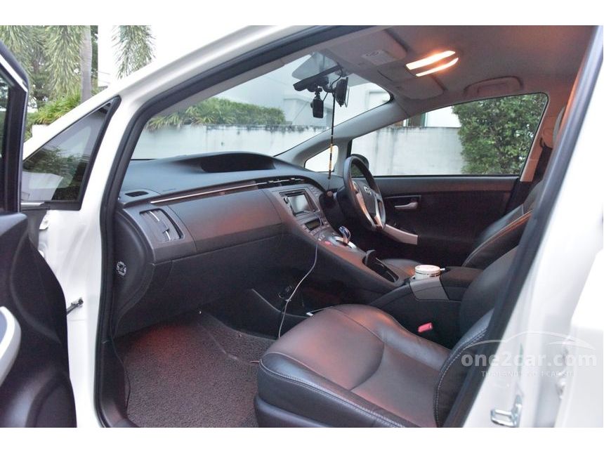 2013 Toyota Prius Hybrid TRD Sportivo Top option Hatchback
