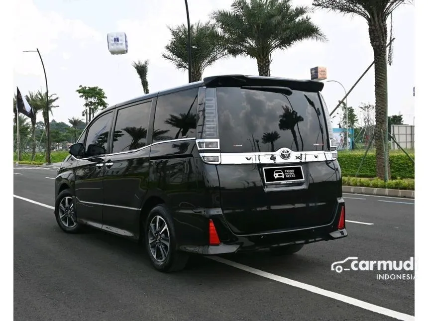2018 Toyota Voxy MPV