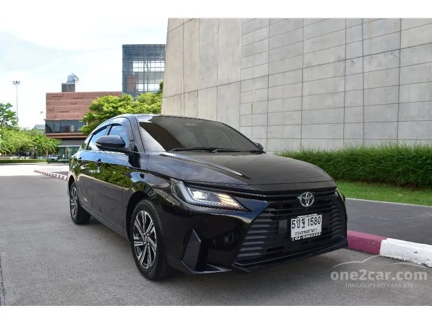2024 Toyota Yaris Ativ Premium Luxury Sedan
