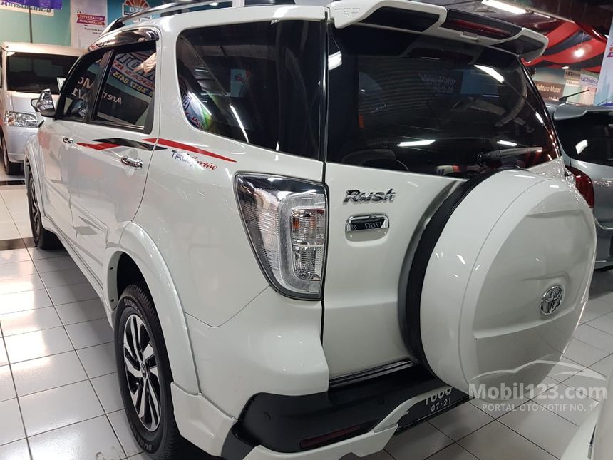 Jual Mobil Toyota Rush 2016 TRD Sportivo 1.5 di Jawa Timur Manual SUV