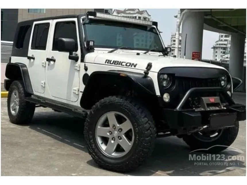 Jual Mobil Jeep Wrangler 2011 Rubicon Unlimited 3.8 di DKI Jakarta Automatic SUV Putih Rp 750.000.000