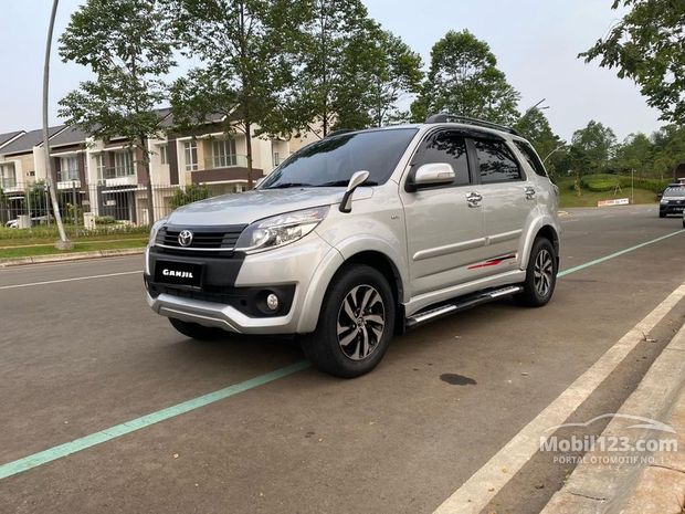 Toyota Mobil bekas dijual di Gading-serpong Tangerang Banten (Indonesia