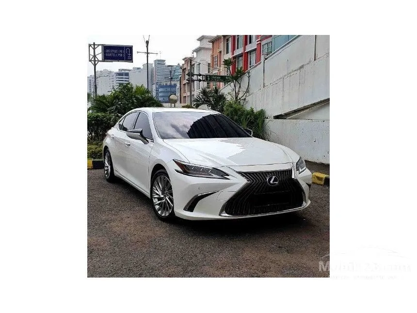 Jual Mobil Lexus ES300h 2019 Ultra Luxury 2.5 di DKI Jakarta Automatic Sedan Putih Rp 925.000.000