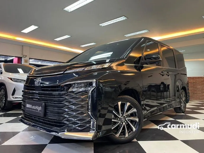 Jual Mobil Toyota Voxy 2024 (Premium Color) 2.0 di DKI Jakarta Automatic MPV Hitam Rp 535.000.000