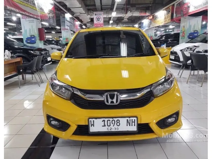 Jual Mobil Honda Brio 2020 Satya E 1.2 di Jawa Timur Manual Hatchback Kuning Rp 149.000.000