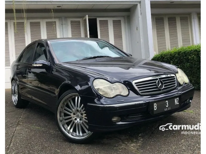 2001 Mercedes-Benz C200 Classic Sedan